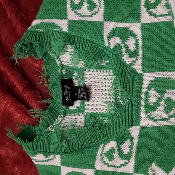 Just Polly Distressed Crop Sweater - Picture 4 of 6